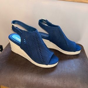 New Liz Claiborne wedge sandals.  Size 10. Navy color